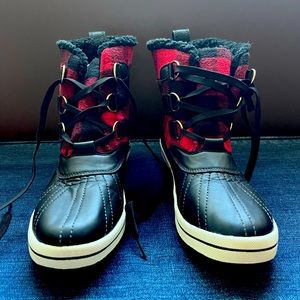 Madden Girl plaid winter boots size 9.5
